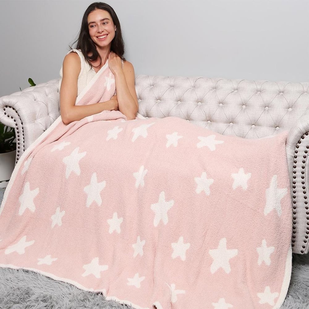 • Star Patterned Throw Blanket